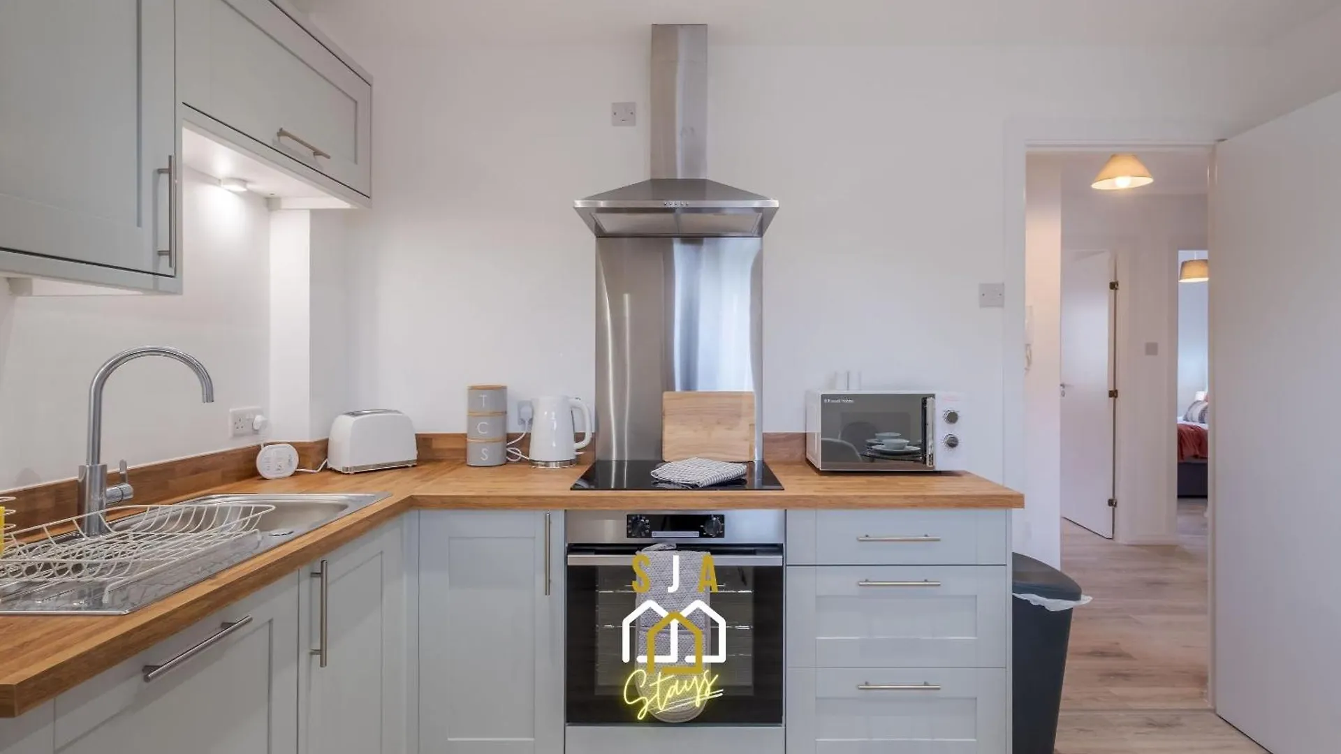 Merkland Stay - Sja Stays - Modern 2 Bed Apartment Aberdeen 0*,
