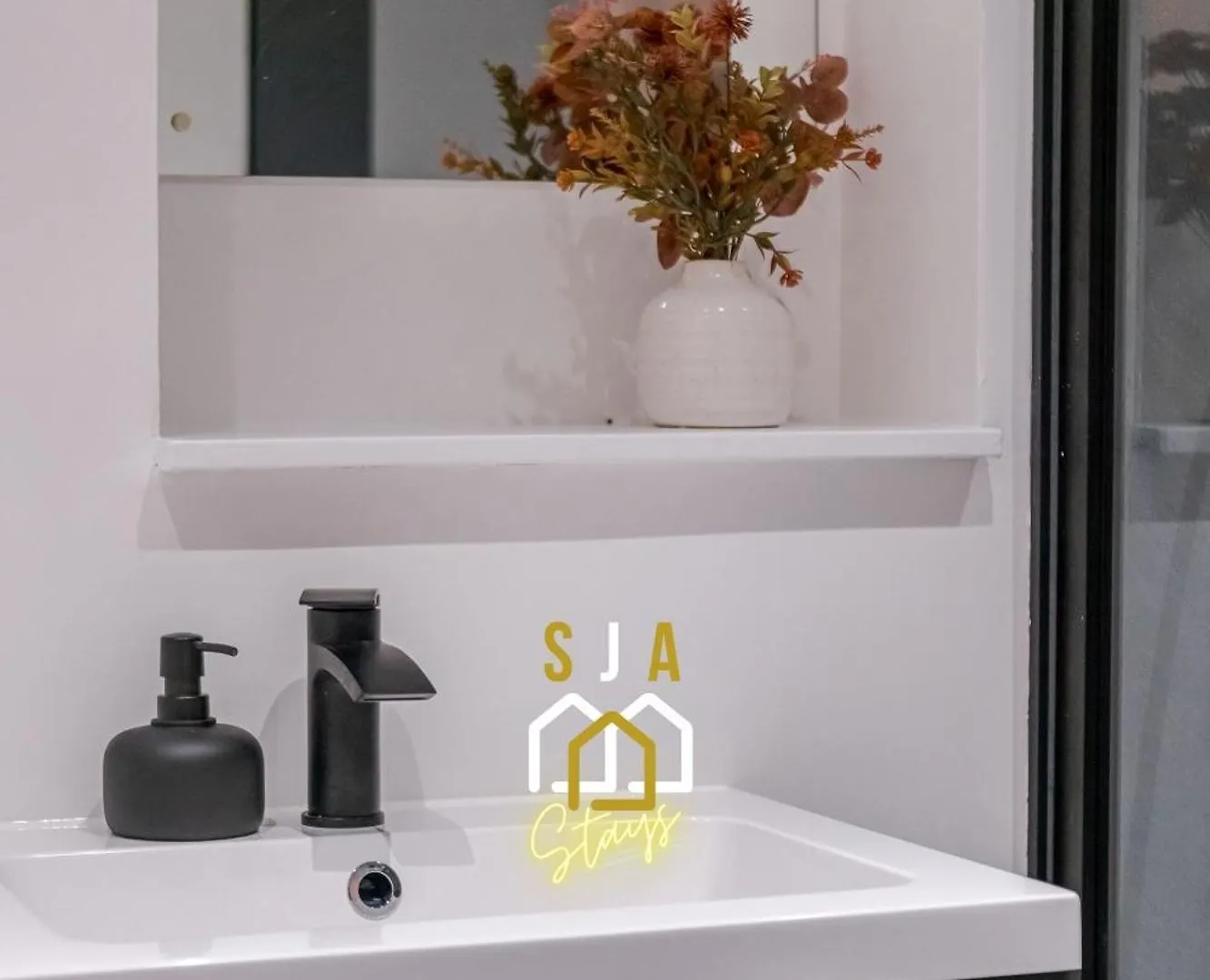 Merkland Stay - Sja Stays - Modern 2 Bed Apartment Aberdeen