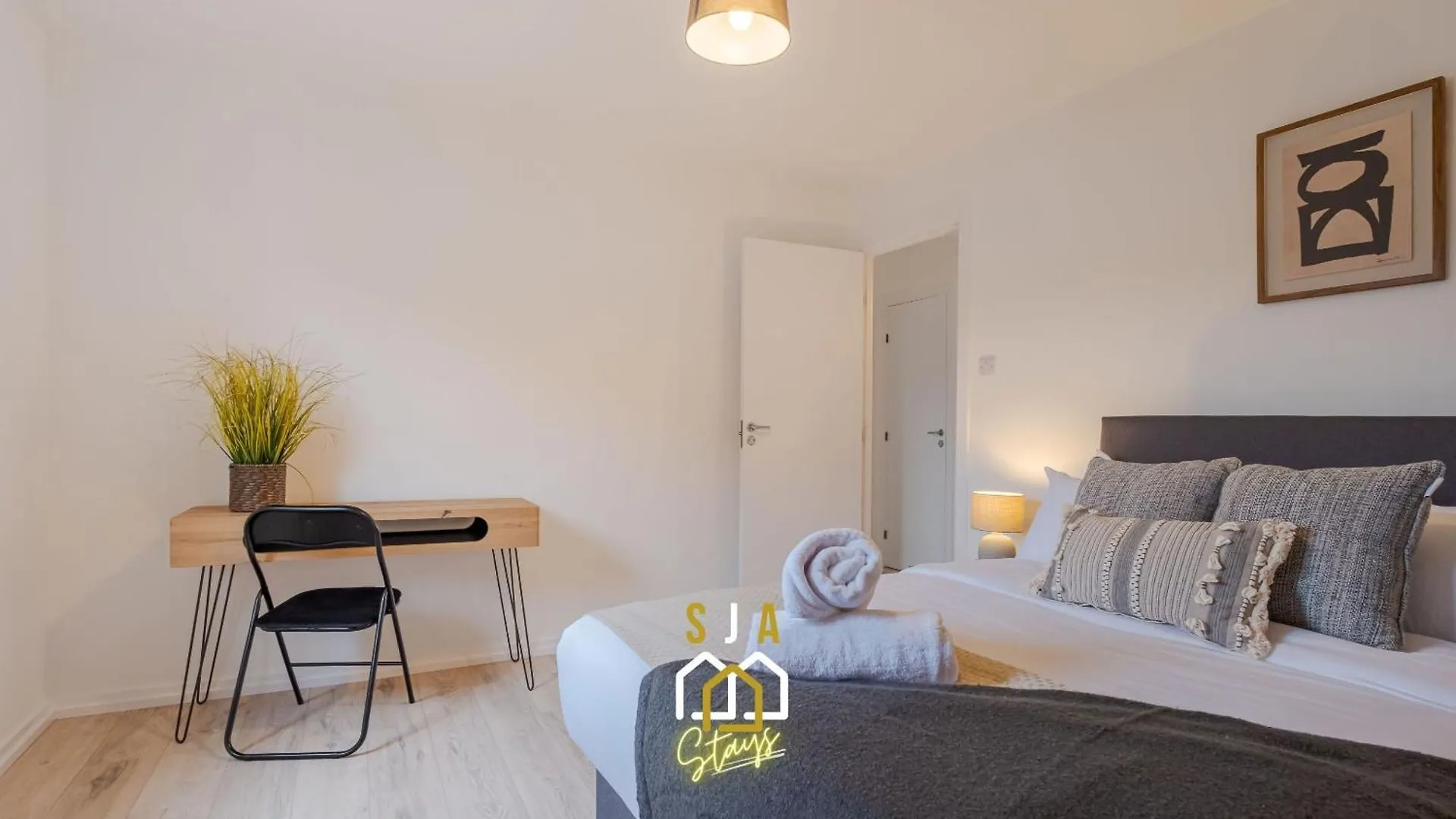Merkland Stay - Sja Stays - Modern 2 Bed Apartment Aberdeen